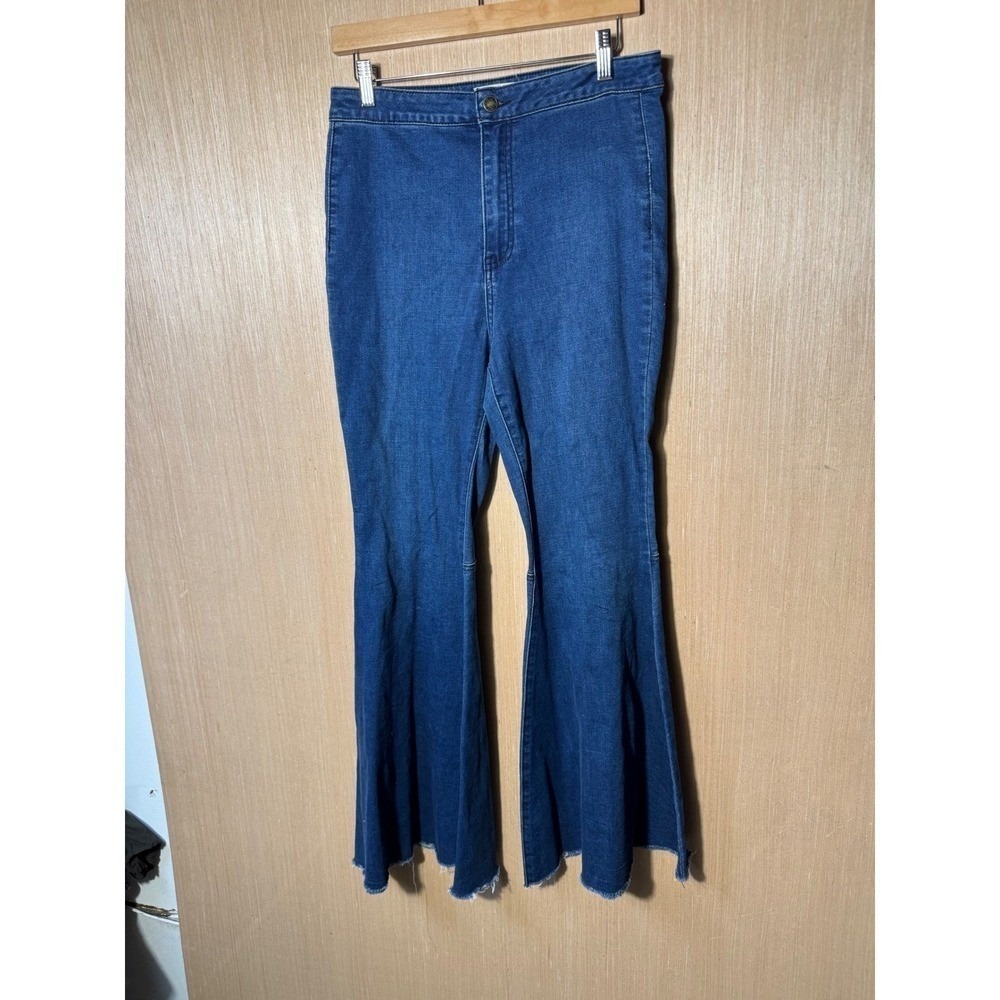 We The Free Size 30 High Waist Flare Leg Jeans Distressed Hem Dark Wash Denim